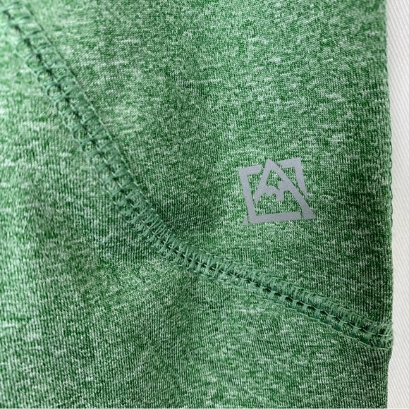 Avalanche Outdoor Apparel Green Base layer long sleeve compression shirt size M - Picture 7 of 7